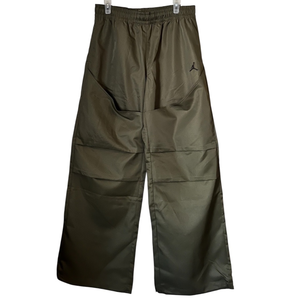 Jordan Women’s Brooklyn Water Repellent Loose Fit in Olive Green Pants Sz-M